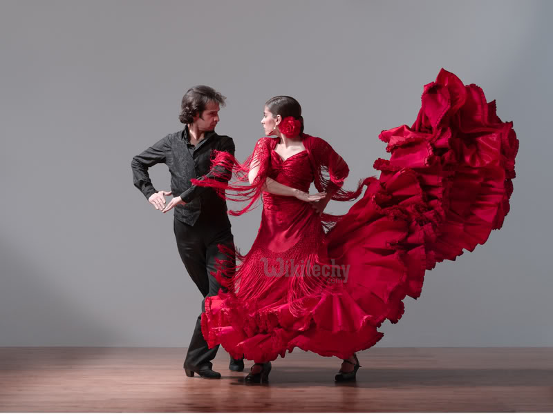 traditional spanish clothing